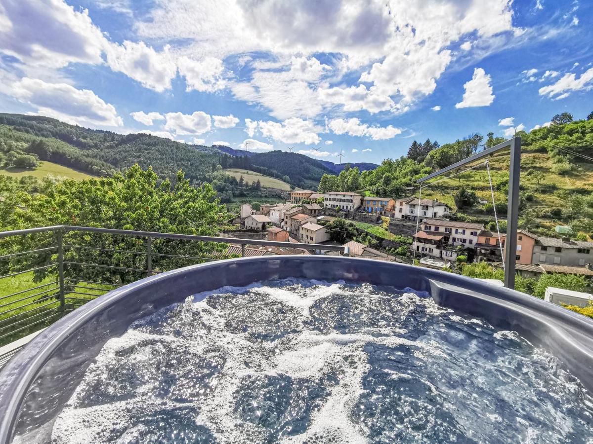 Domaine De La Rue De La Tour Bed and Breakfast Valsonne Buitenkant foto